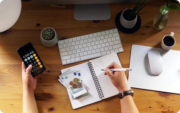 closeup-shot-entrepreneur-working-from-home-his-personal-finances-savings