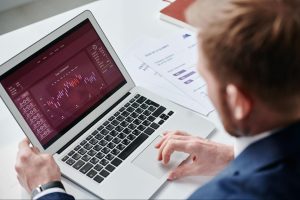 Procurement analytics dashboard monitoring supplier performance, spend trends, and savings metrics.